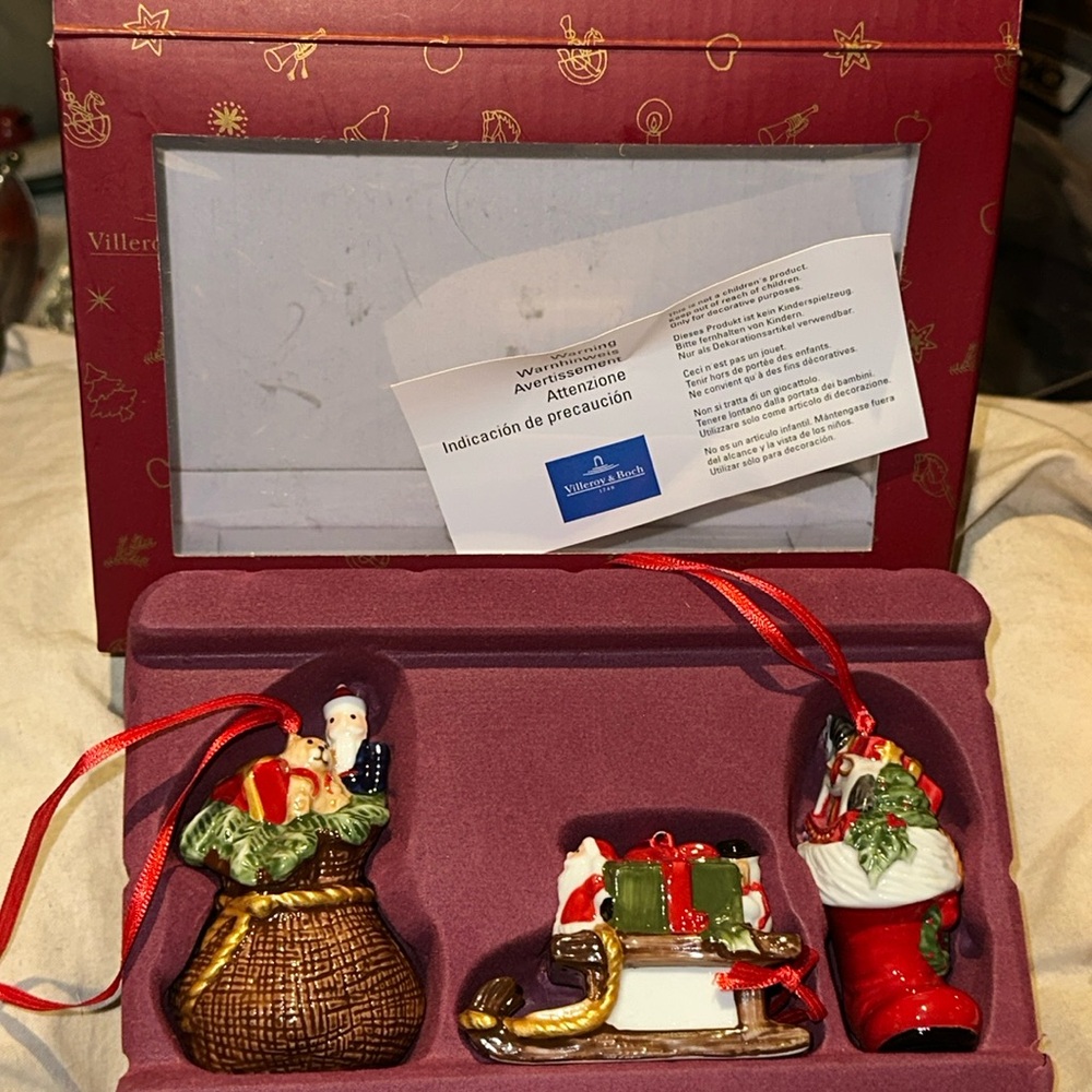 Villeroy & Boch - Nostalgic Ornaments-ceramic- GIFTS x3 sleigh, sack and boot